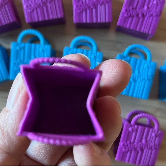Shopkins Shopping Bags Lot, 16 total. Purple and Blue - Picture 3 of 4